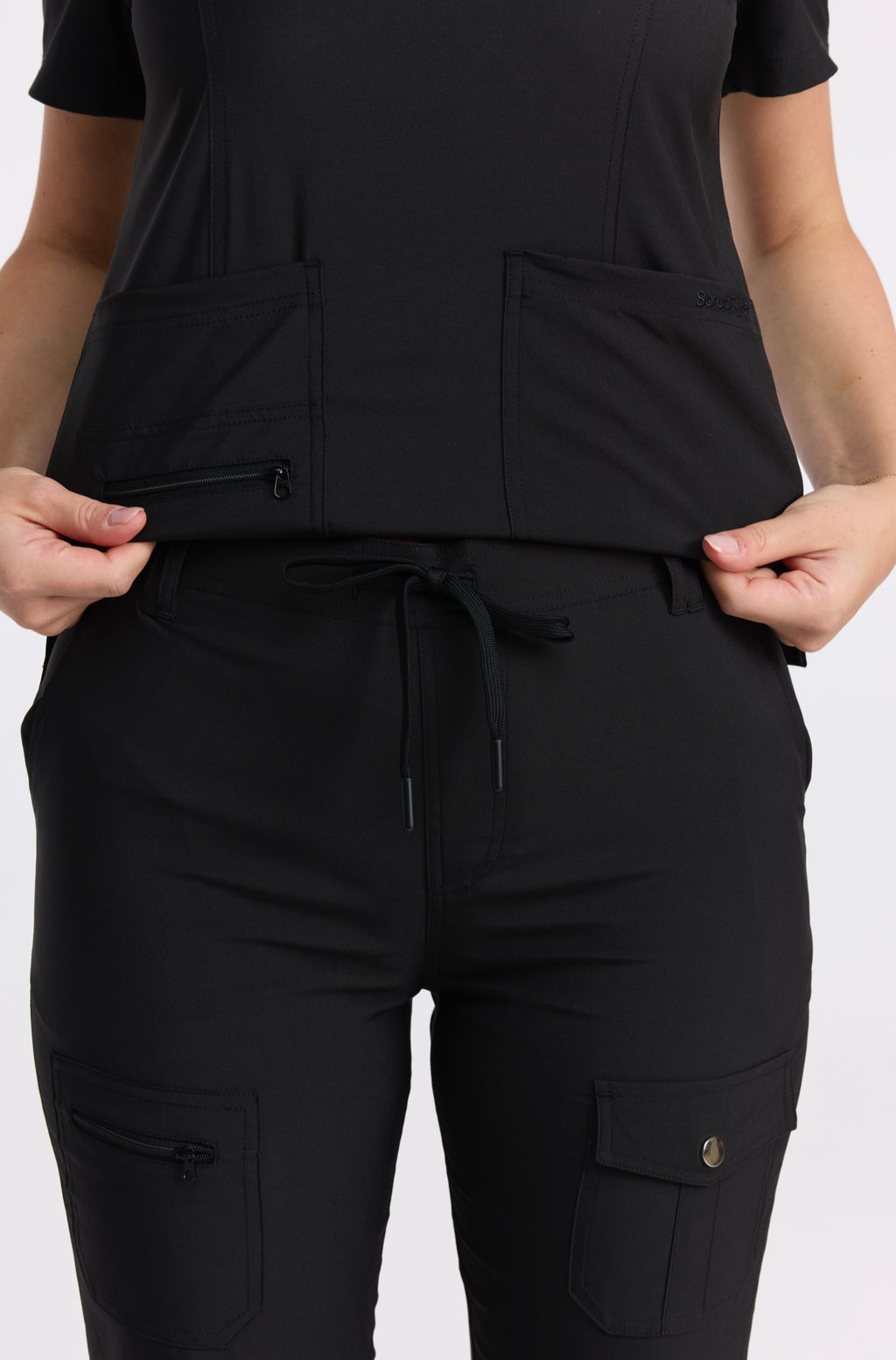 ESSENTIAL SCRUB SET - CARBON BLACK