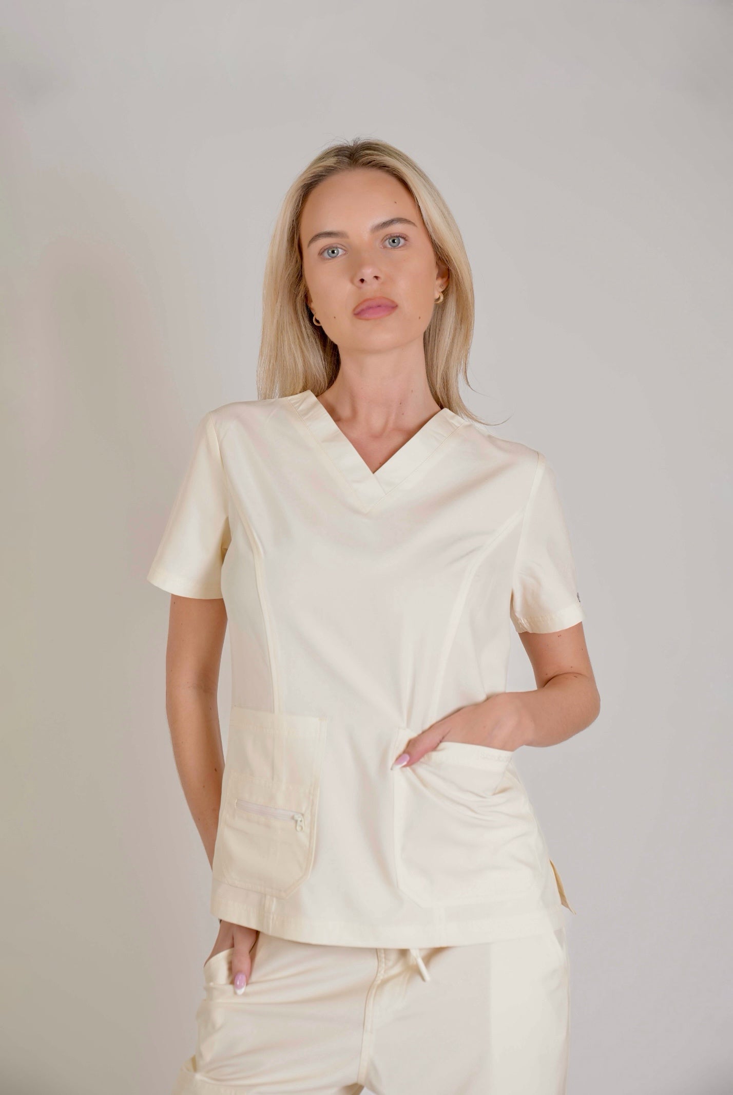 ESSENTIAL SCRUB SET - BUTTER YELLOW